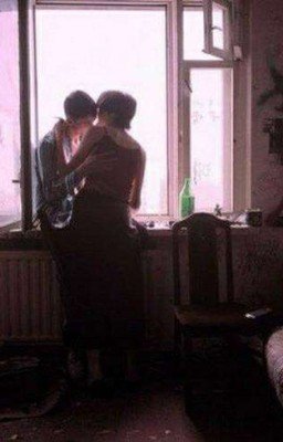 он полюбил её слишком рано,а она его слишком поздно