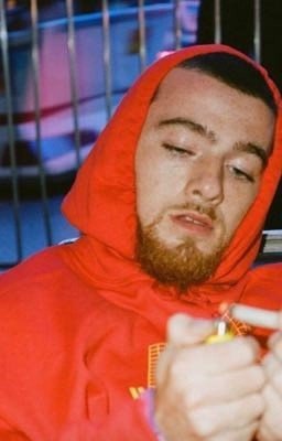 -Я влюбилась в дилера,в Феско..//Эйфория