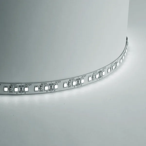 Светодиодная LED лента Feron LS612, 120SMD(2835)/м 9.6Вт/м 5м IP20 12V 4000К — фото 2