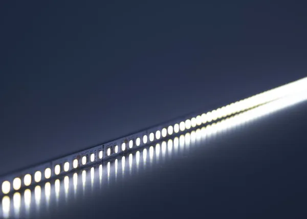 Светодиодная LED лента Feron LS501, 120SMD(2835)/м 11Вт/м 24V 5000*8*1.22мм 6000К