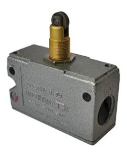 Микровыключатель МП 1203 УХЛ3 исп.01, IP40, толкатель с продольным расположением ролика, комбинированный, винт Электротехник