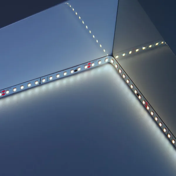 Светодиодная лента Feron LS520 стабилизированная, 120SMD(2835)/м 9.6Вт/м 24V 20000*10*1.22мм 6000К — фото 2