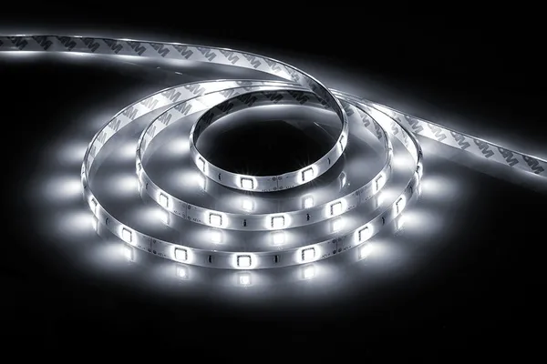 Светодиодная LED лента Feron LS607, 60SMD(5050)/м 14.4Вт/м 5м IP65 12V 6500К