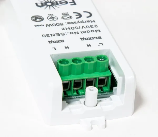 Датчик движения 230V 500W 5-8см 30° белый с 1.5м кабелем SEN30, артикул 22068 Feron — фото 3