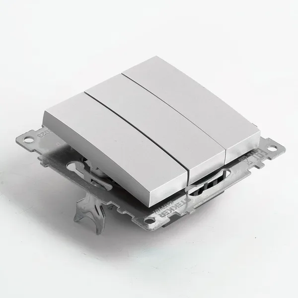 Выключатель 3-клавишный (механизм), STEKKER GLS10-7108-03, 250V, 10А, серия Катрин, серебро — фото 3
