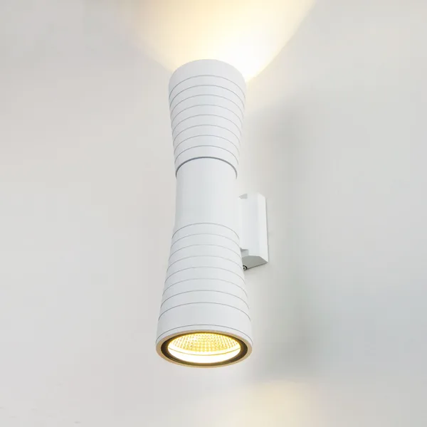 Уличный настенный светодиодный светильник 8Вт 4200К белый IP54 Tube double (a044303) Elektrostandard
