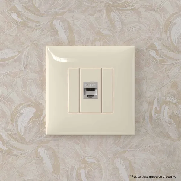 Компьютерная розетка RJ-45 без шторки в стену, кат.6А одинарная экранированная, "Avanti", "Ванильная дымка" DKC — фото 5