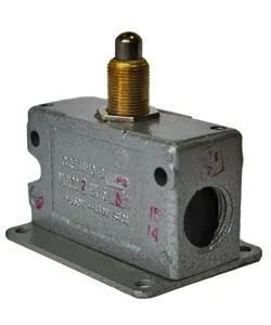 Микровыключатель МП 1202 УХЛ3 исп.03, IP40, толкатель с увеличенным ходом, торцевой, винт Электротехник