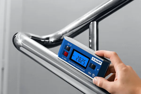 МИНИ уровень-уклономер электронный, IP65, Магнитный, Диапазон 0-90°, Точность ±0,05°, 3 кнопки, HOLD, Подсветка, Автоповорот, Профессионал ЗУБР — фото 6