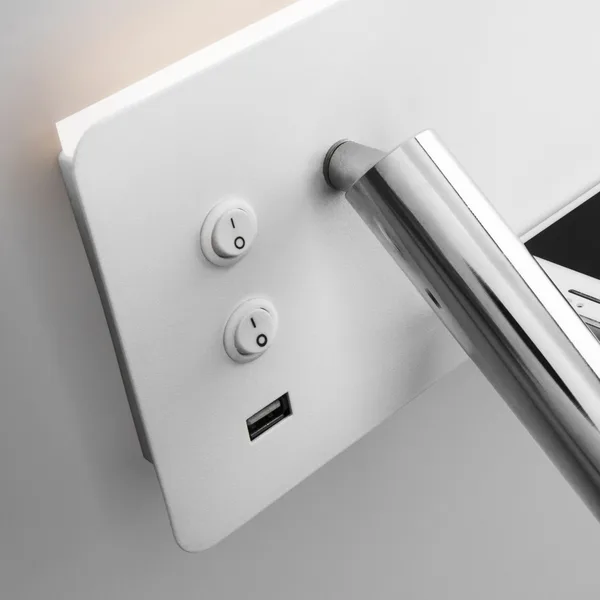 Настенный светодиодный светильник с USB LED (правый) 3, 4Вт 4000К белый, хром IP20 Fant (a053080) Elektrostandard — фото 2