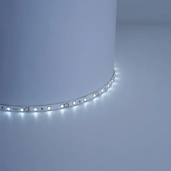 Светодиодная LED лента Feron LS604, 60SMD(2835)/м 4.8Вт/м 5м IP65 12V 6500К