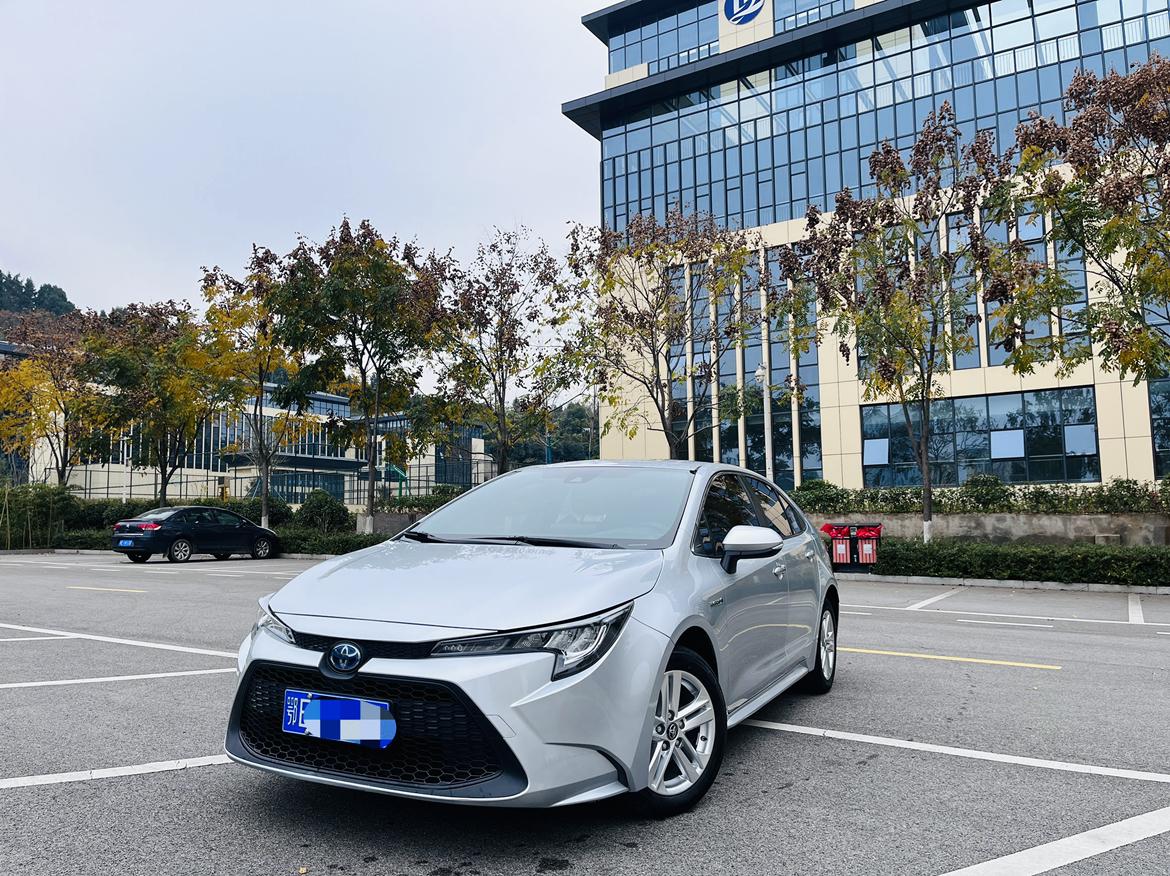 Toyota Levin 1.8H E-CVT Leading 2021