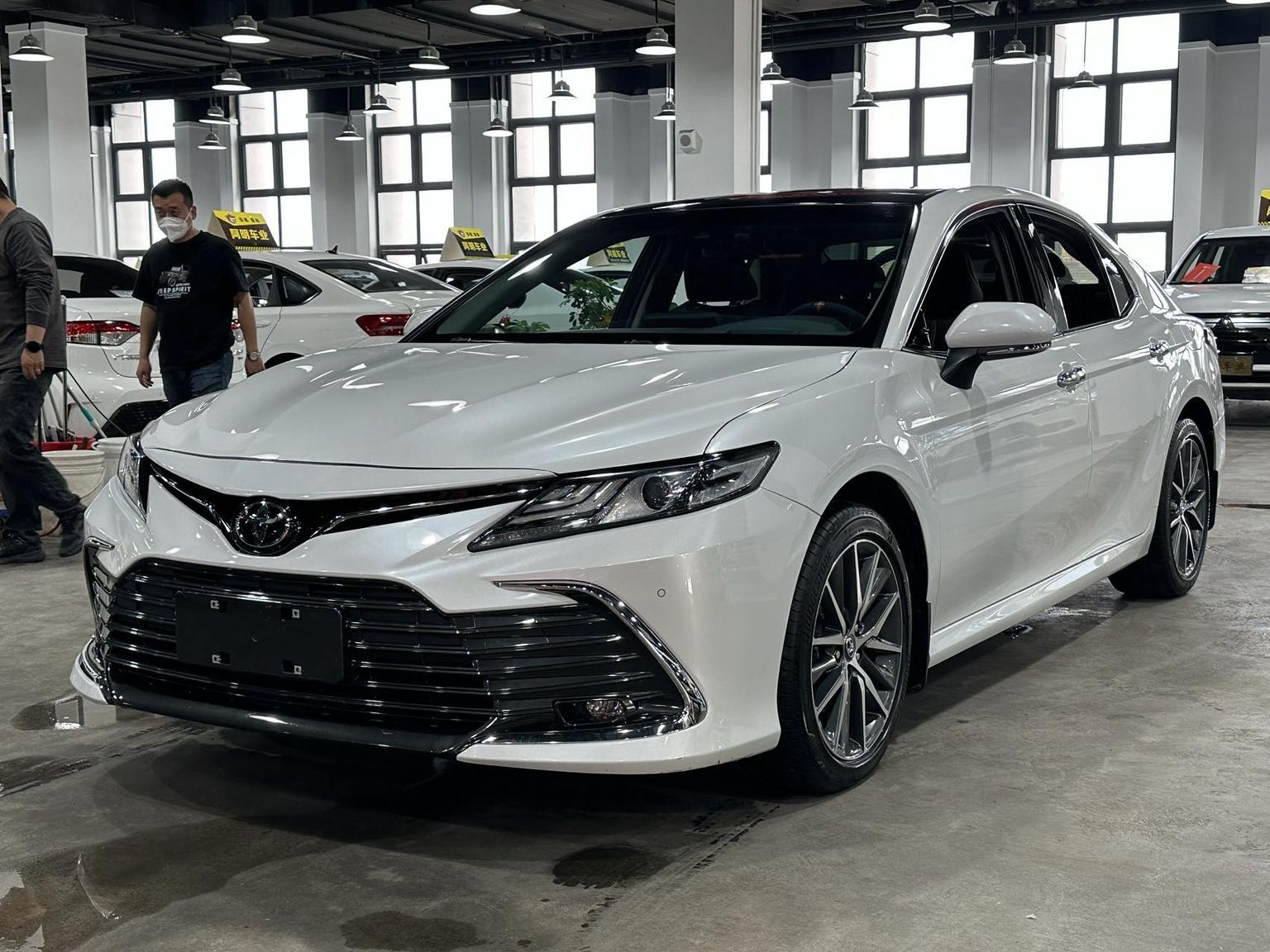 Toyota Camry 2.5G Luxury (2.5L) 2022