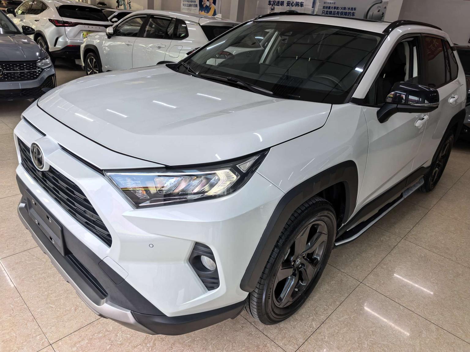 Toyota RAV4 2.0L CVT 4WD Prestige 2022