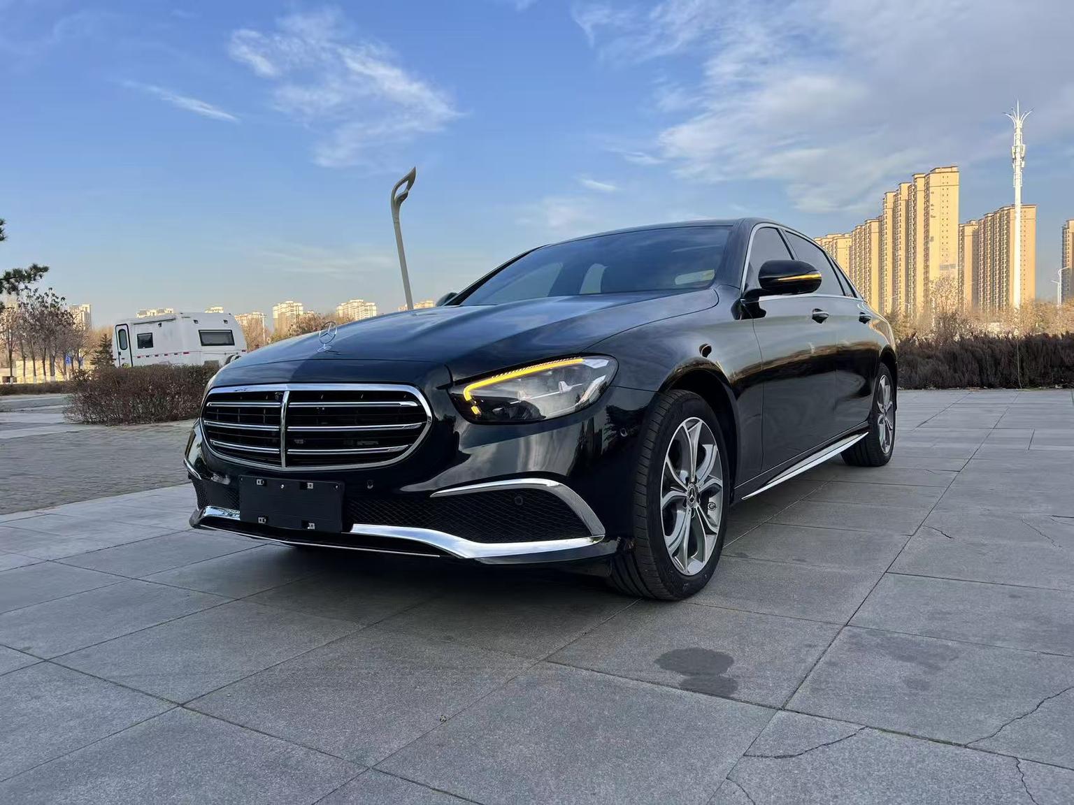 Mercedes Class-E Luxury Sedan (2L) 2024