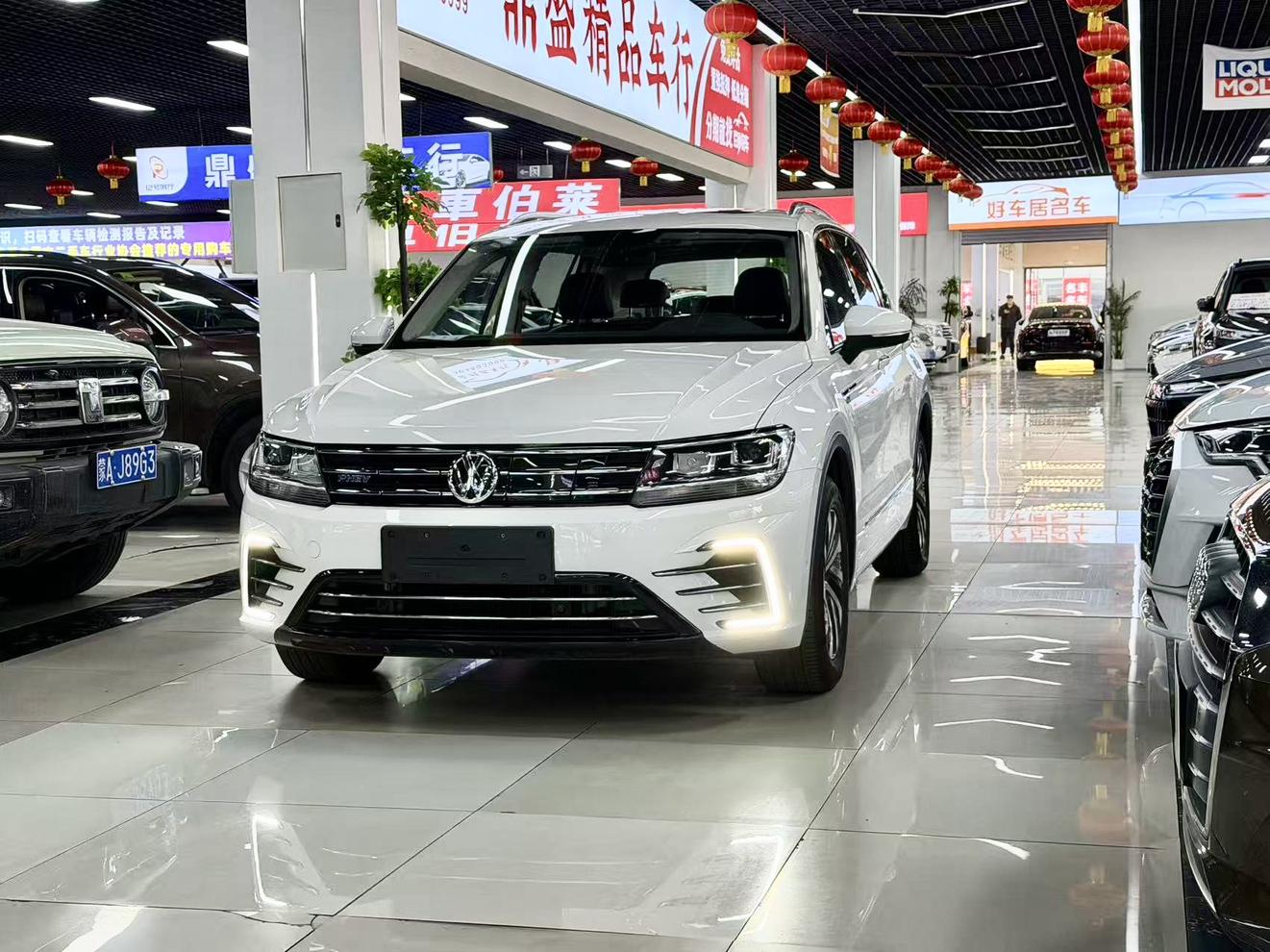 Volkswagen Tiguan-L 430 PHEV Premium (1.4L) 2020