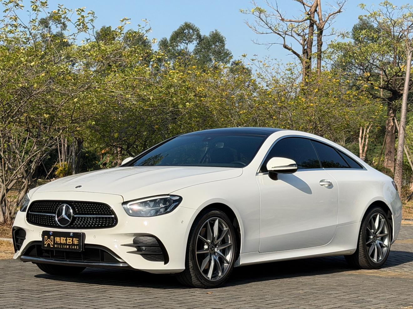 Mercedes Class-E 260 4MATIC Coupe (2L) 2023