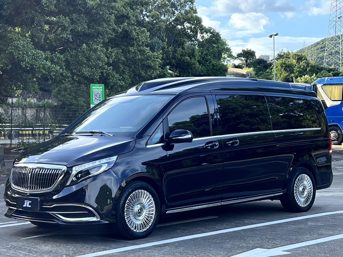 Mercedes V-260 2022