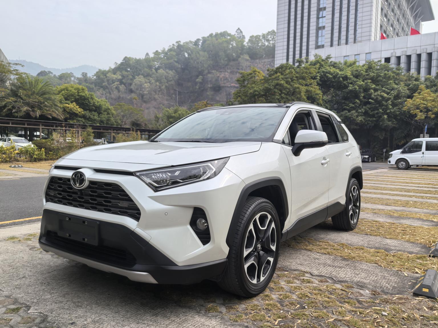 Toyota RAV4 2.0L CVT 4WD Prestige 2022