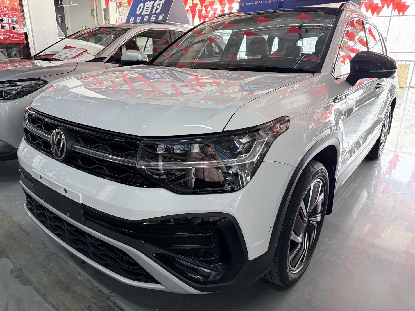Volkswagen Tharu 300TSI 2WD Moon Noble 2024