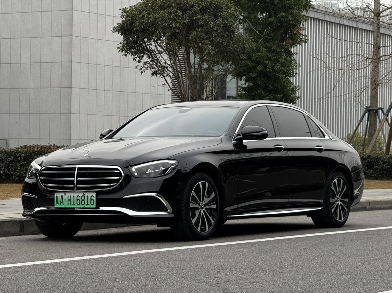Mercedes Class-E e Sport Sedan (2L) 2023