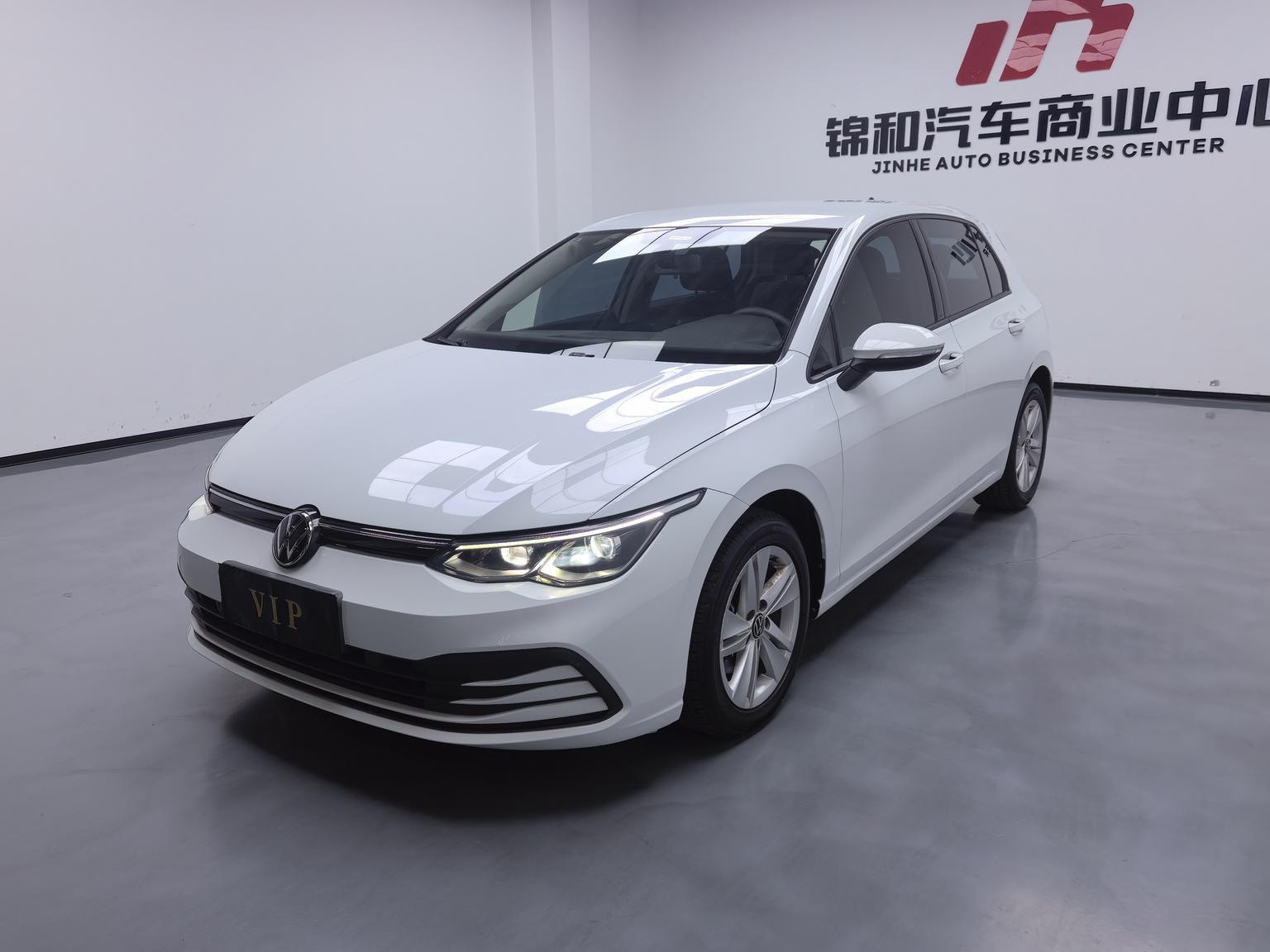 Volkswagen Golf 200TSI DSG 2023