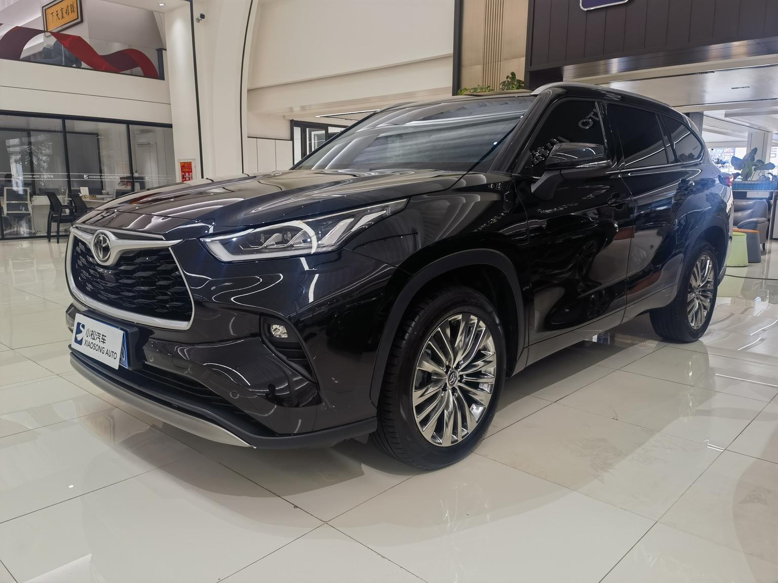 Toyota Highlander Luxury 7-Seater AWD (2L) 2025
