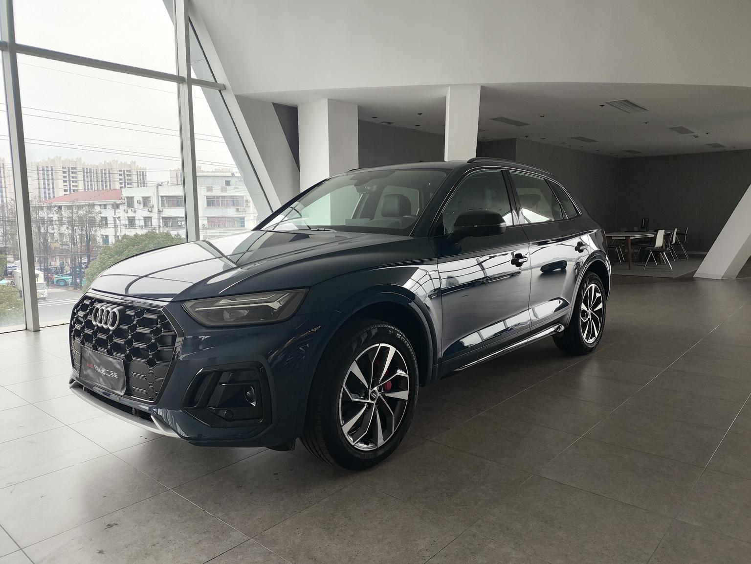 Audi Q5L 40TFSI Fashion Dynamic 2025