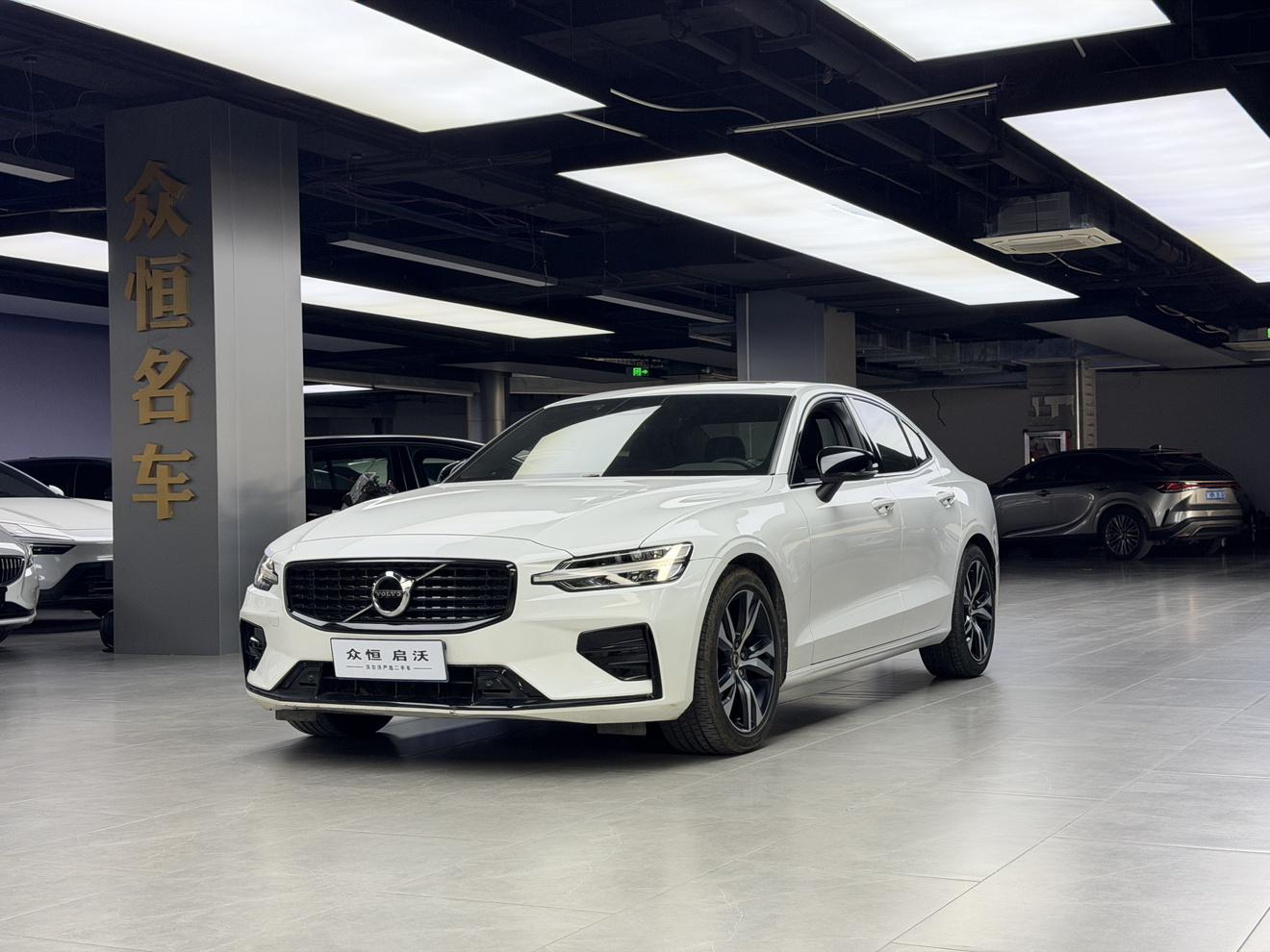 Volvo S60 Intelligent Premium Sport 2022
