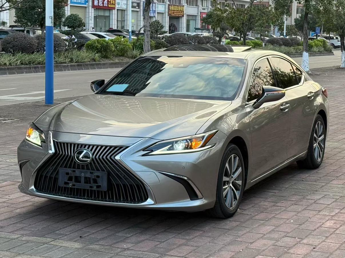 Lexus ES 260 Excellence Edition China VI 2020