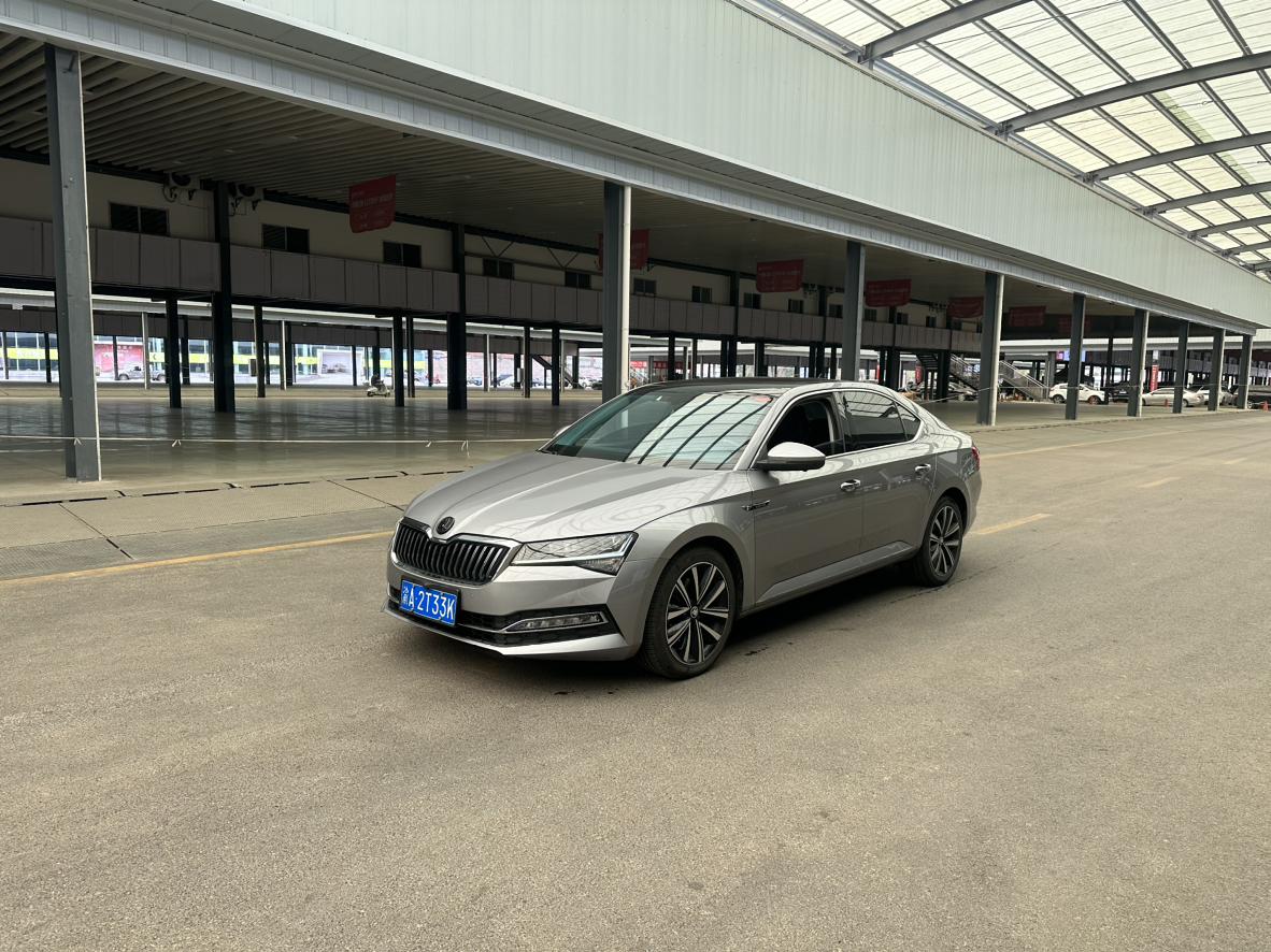 Skoda Superb 330 TSI DSG Premium 2022