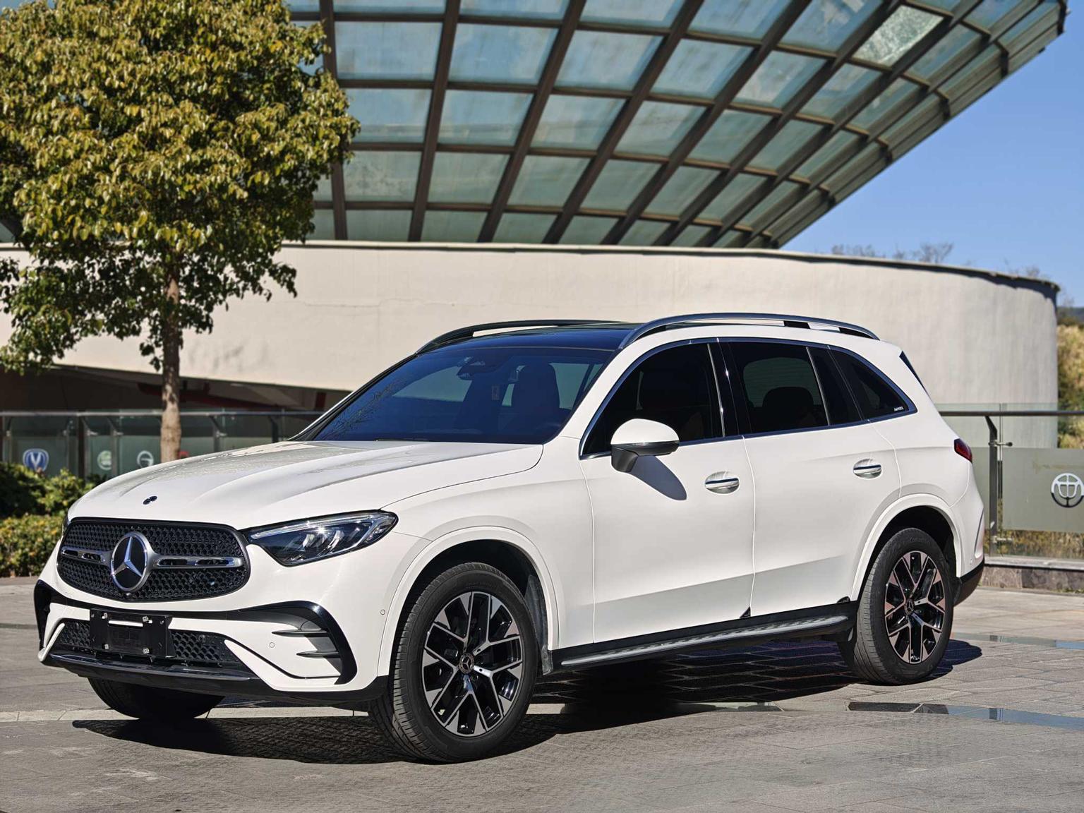 Mercedes GLC 260 L 4MATIC Luxury 7-Seat 2023