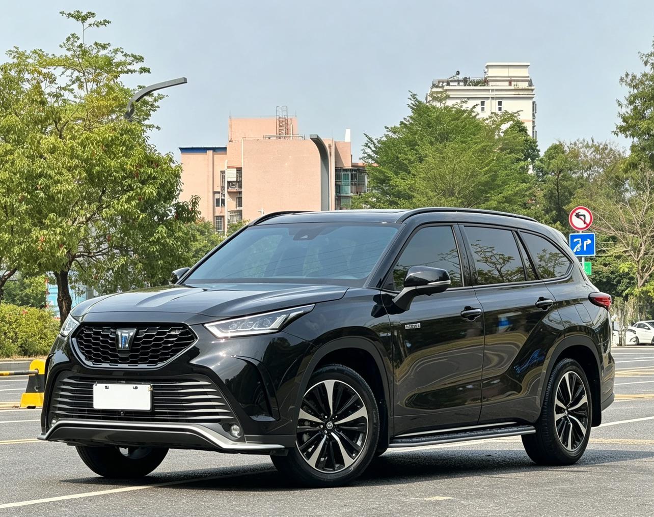 Toyota Crown-Kluger HEV AWD Luxury 2022