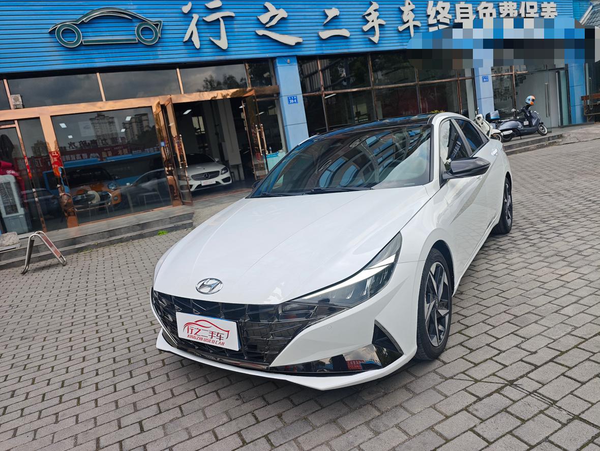 Hyundai Elantra LUX Premium (1.4L) 2021