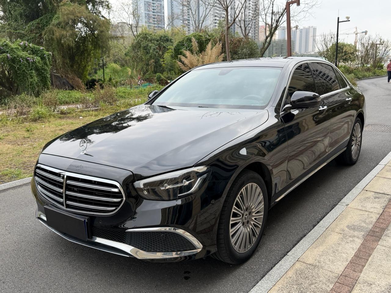 Mercedes Class-E E 300 L Fashion Sedan (2L) 2022