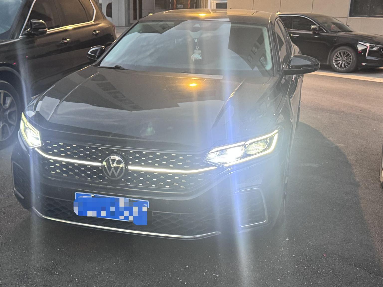 Volkswagen Passat 330TSI Stardust Luxury 2022