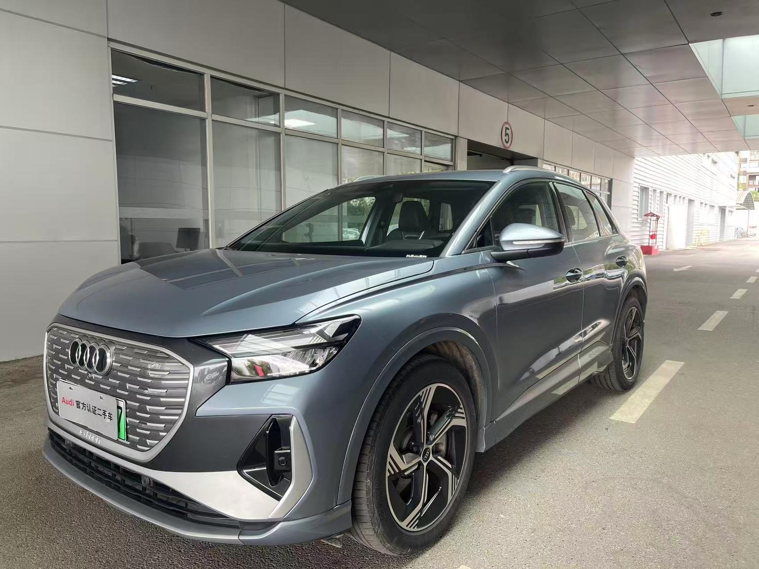 Audi Q4-E-Tron 40 e-tron Realm 2025