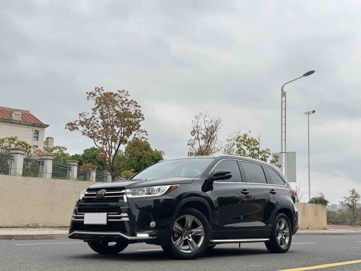 Toyota Highlander Premium 4WD 7-Seat (2L) 2021
