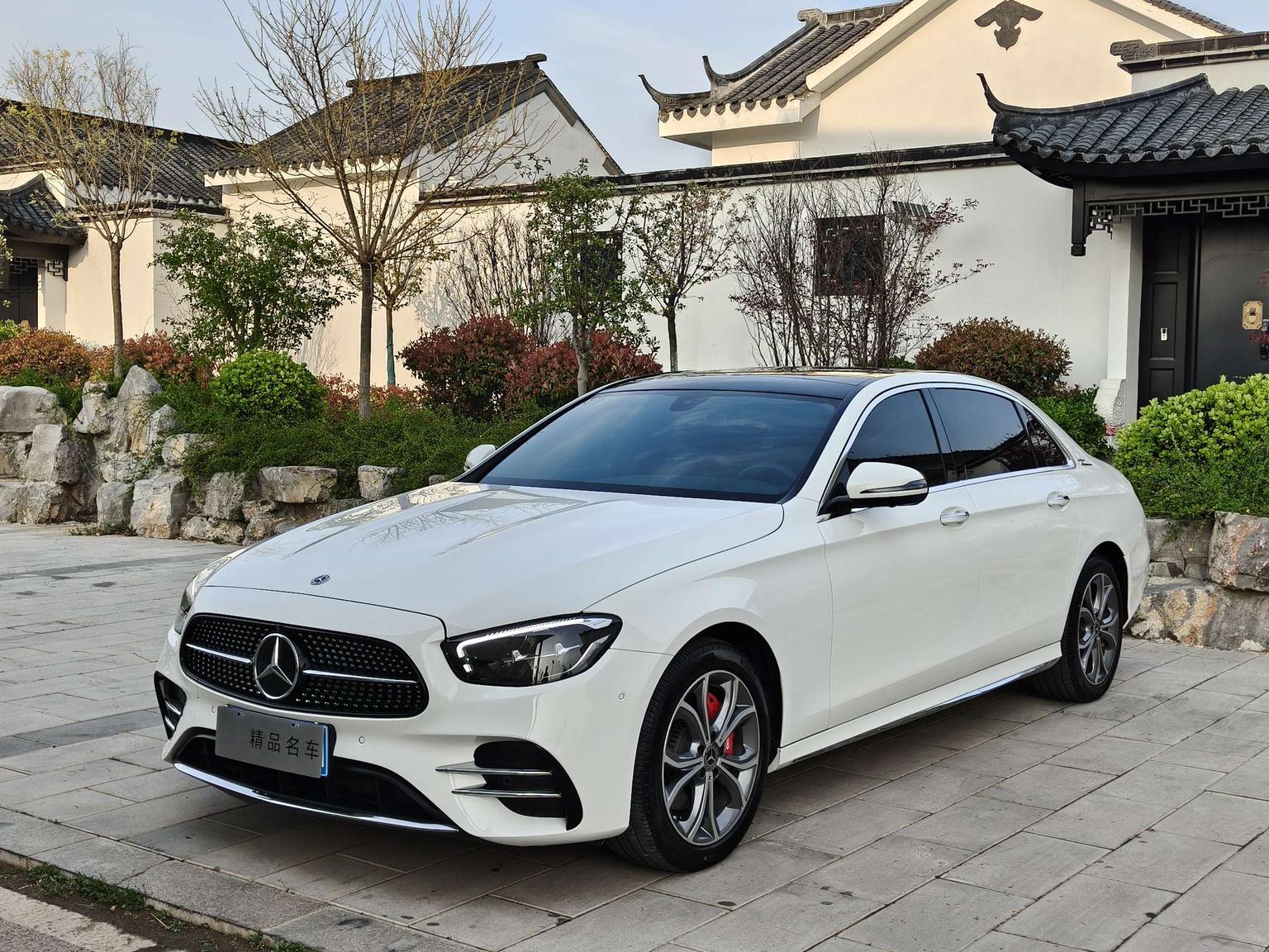 Mercedes Class-E Fashion Sport Sedan (2L) 2022