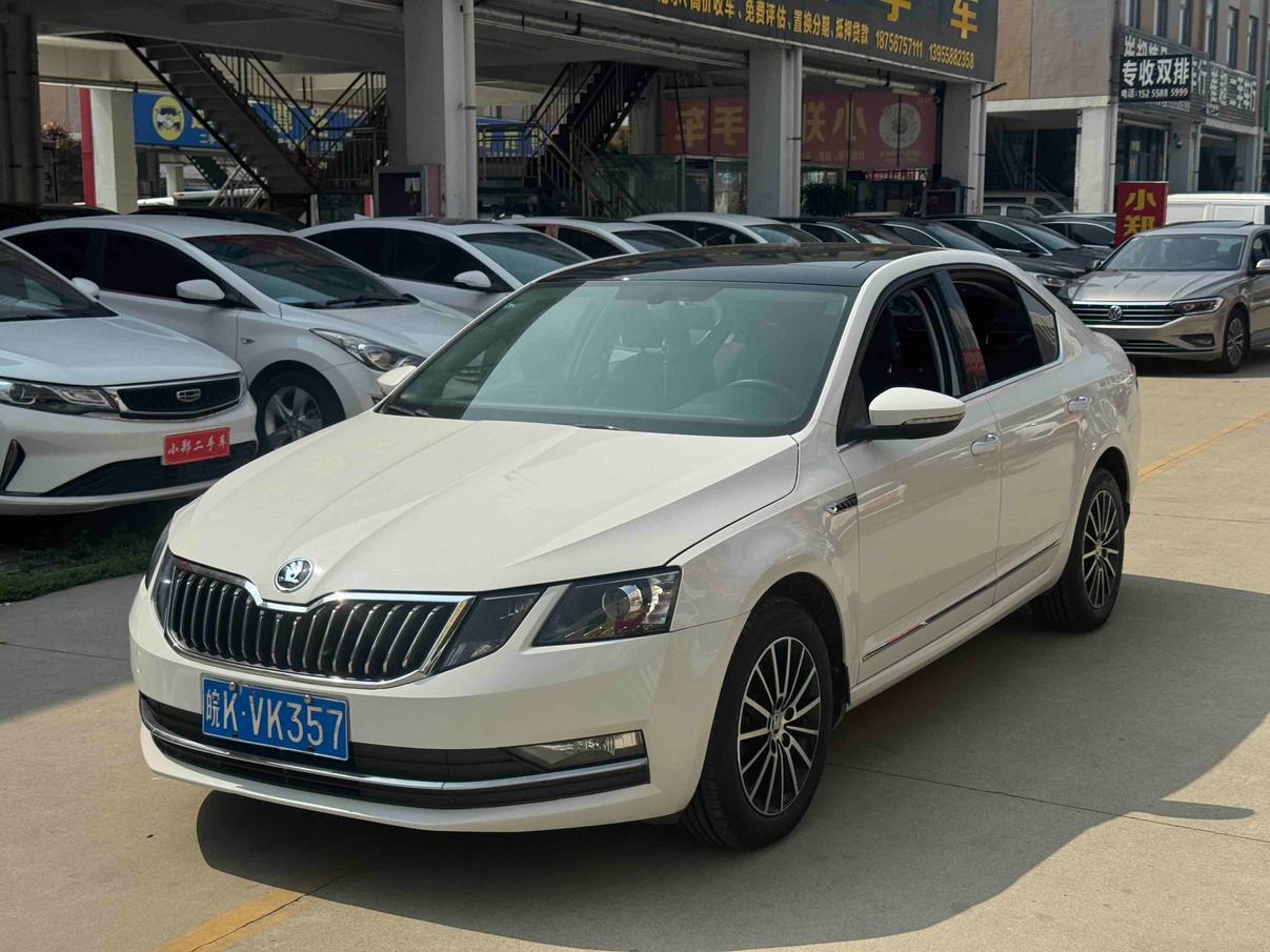 Skoda Octavia 230 TSI DSG Intelligent Comfort China VI 2019