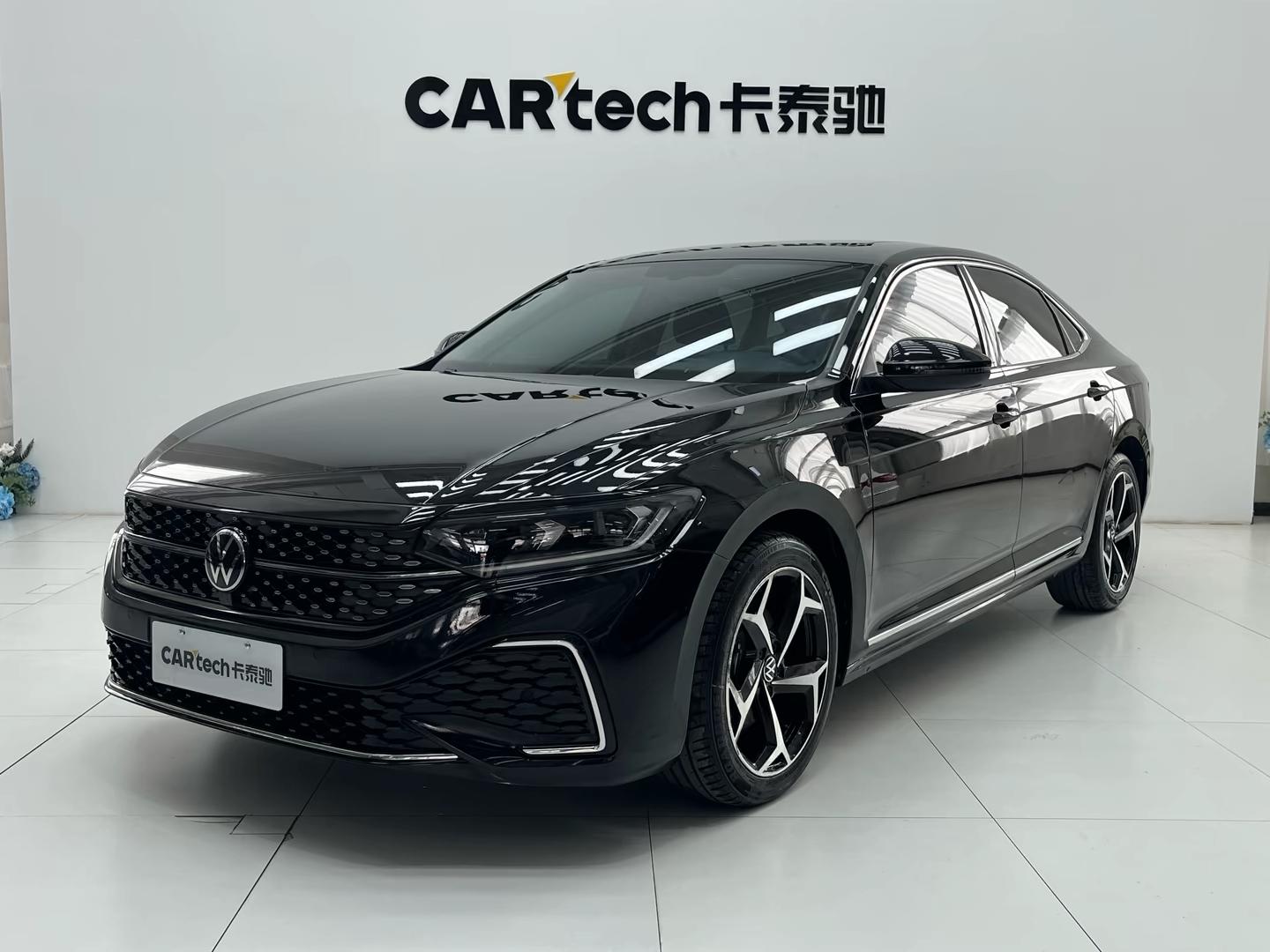 Volkswagen Passat 330TSI Stardust Elite (2L) 2023
