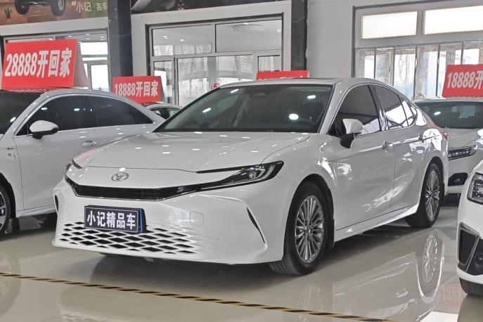 Toyota Camry 2.0GVP Luxury 2025