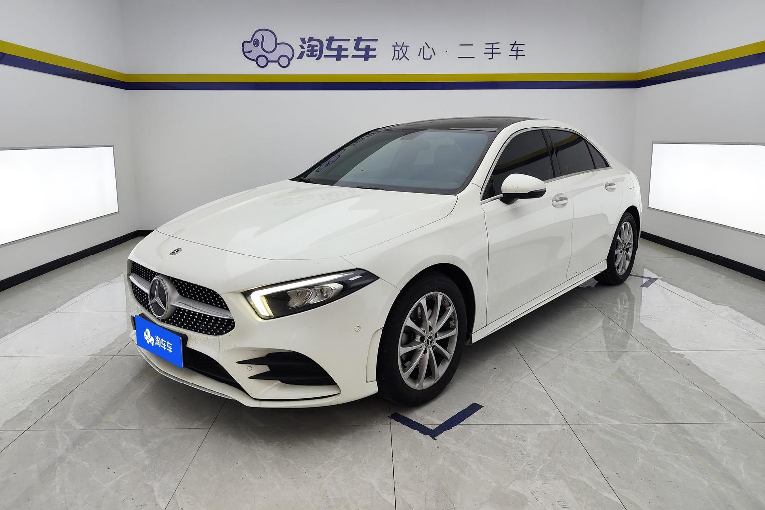 Mercedes Benz Class-A Sport Sedan Fashion 2022