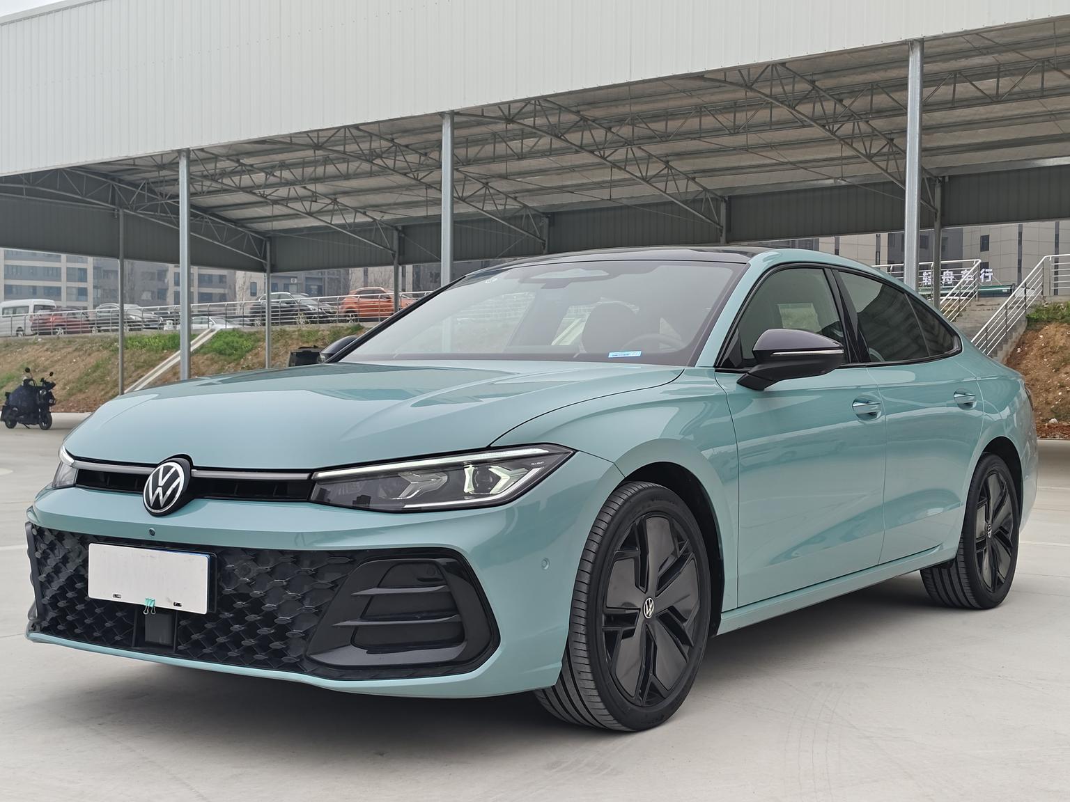 Volkswagen Passat 380TSI Starlight Dragon Premium (2L) 2024