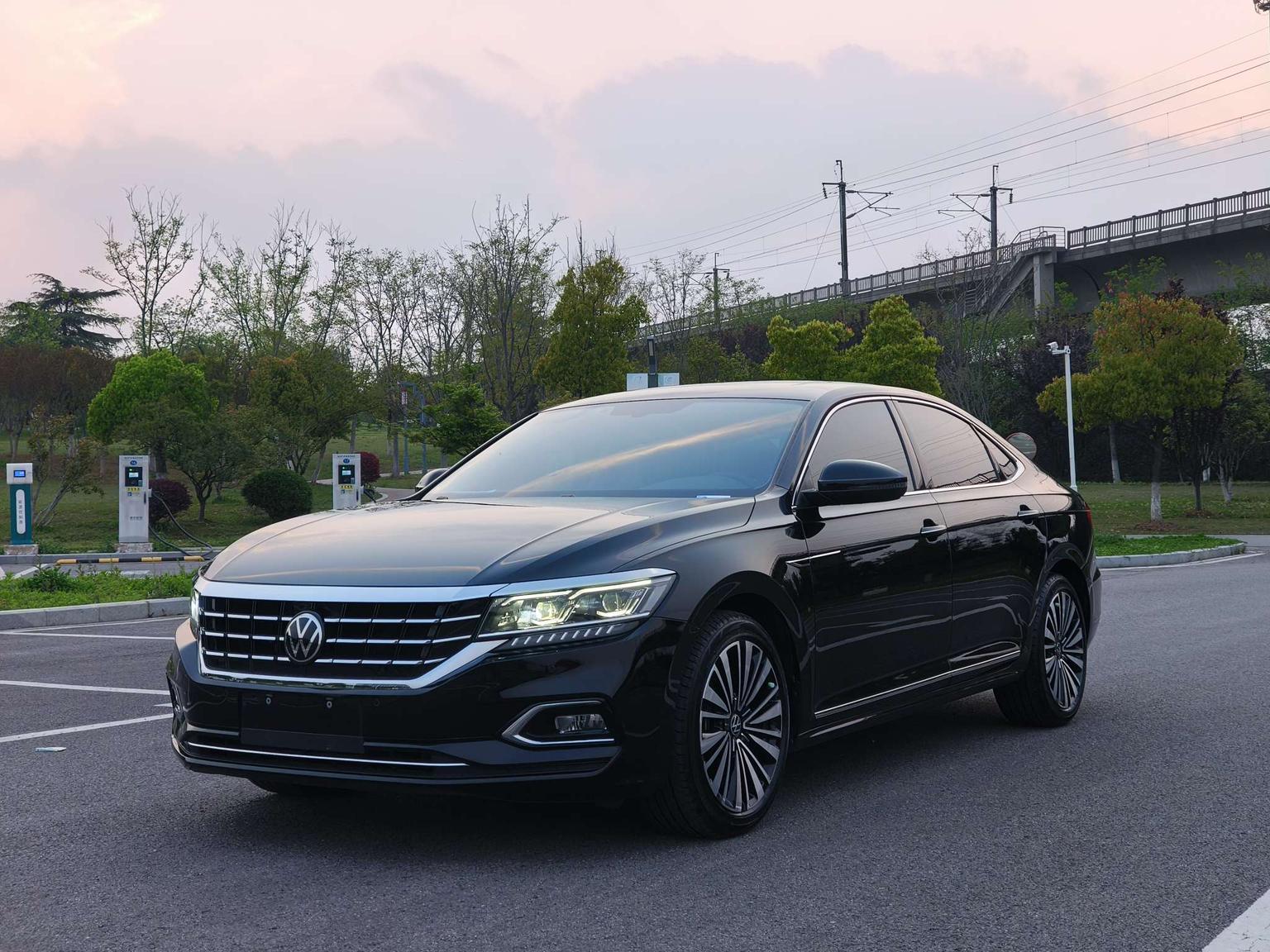 Volkswagen Passat 330TSI Luxury CN6 (2L) 2021