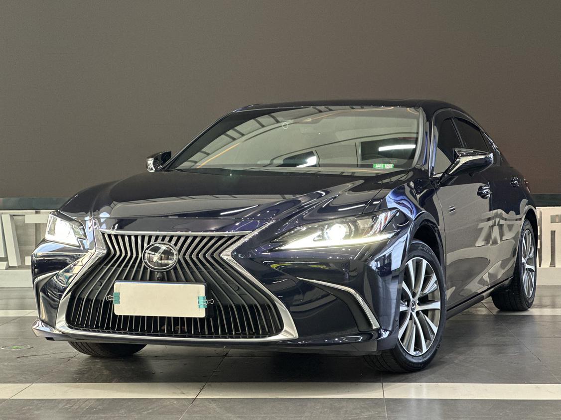 Lexus ES 260 Excellence Edition China VI 2020