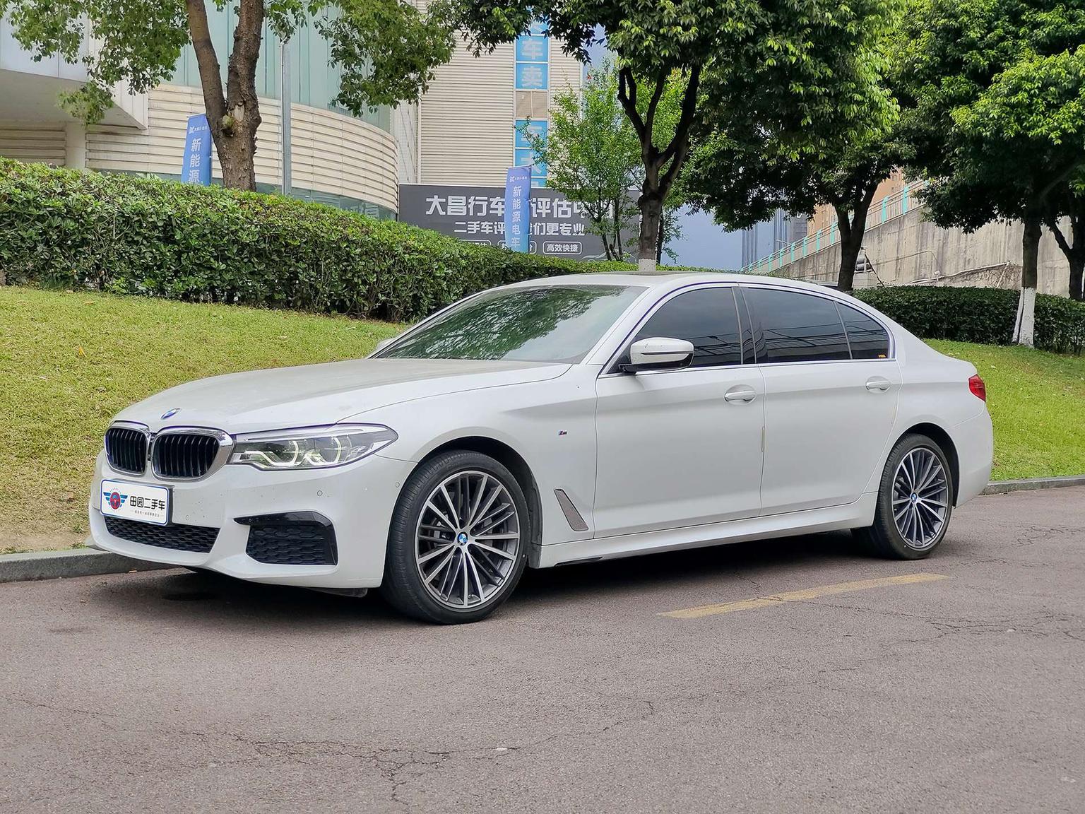 BMW 5 Series Deluxe M Sport Package (2L) 2020
