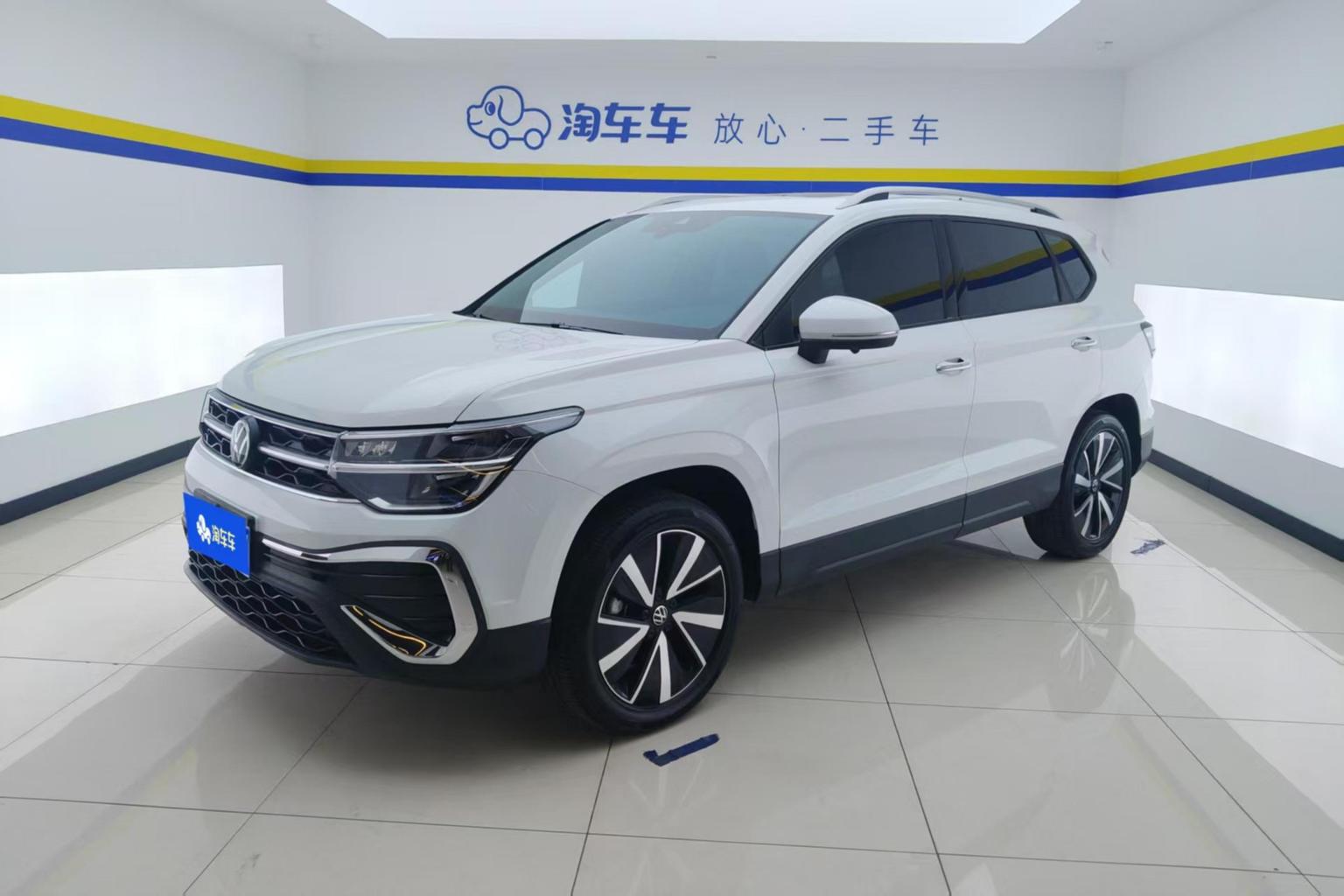 Volkswagen Tharu 300TSI 2WD Bright Moon (1.5L) 2025