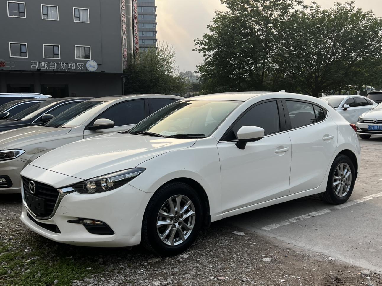 Mazda 3 Axela Cloud Control Hatch 1.5L Auto Comfort 2019