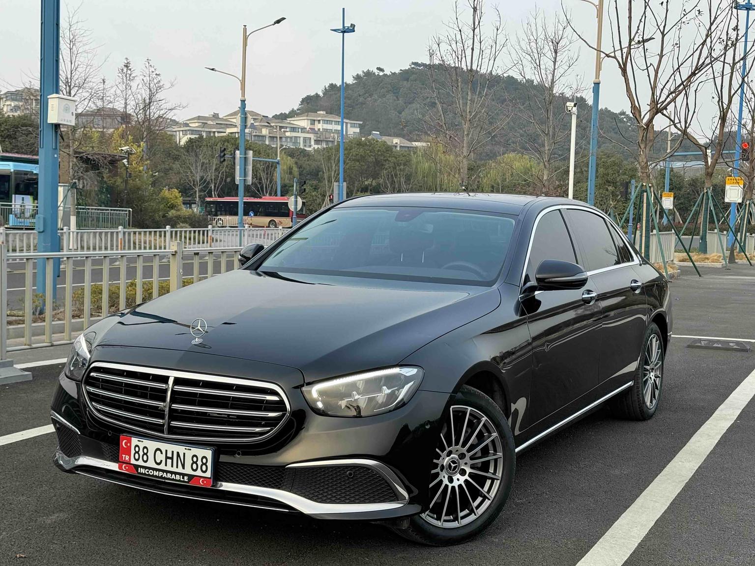 Mercedes Class-E 260 L Sedan (1.5L) 2021